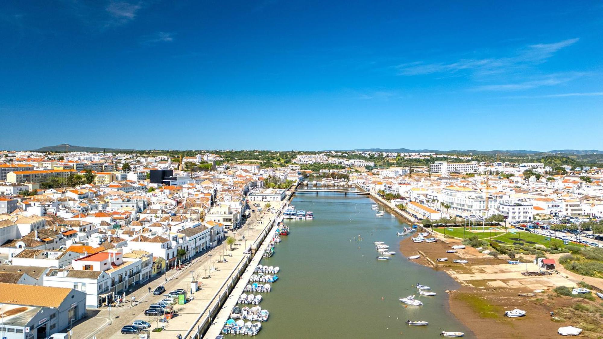 Pepita-tavira Centre, Pool & Garage Apartment *