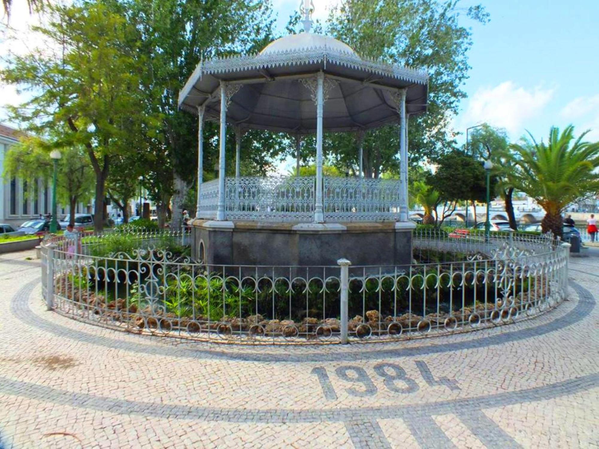 Pepita-tavira Centre, Pool & Garage Apartment *