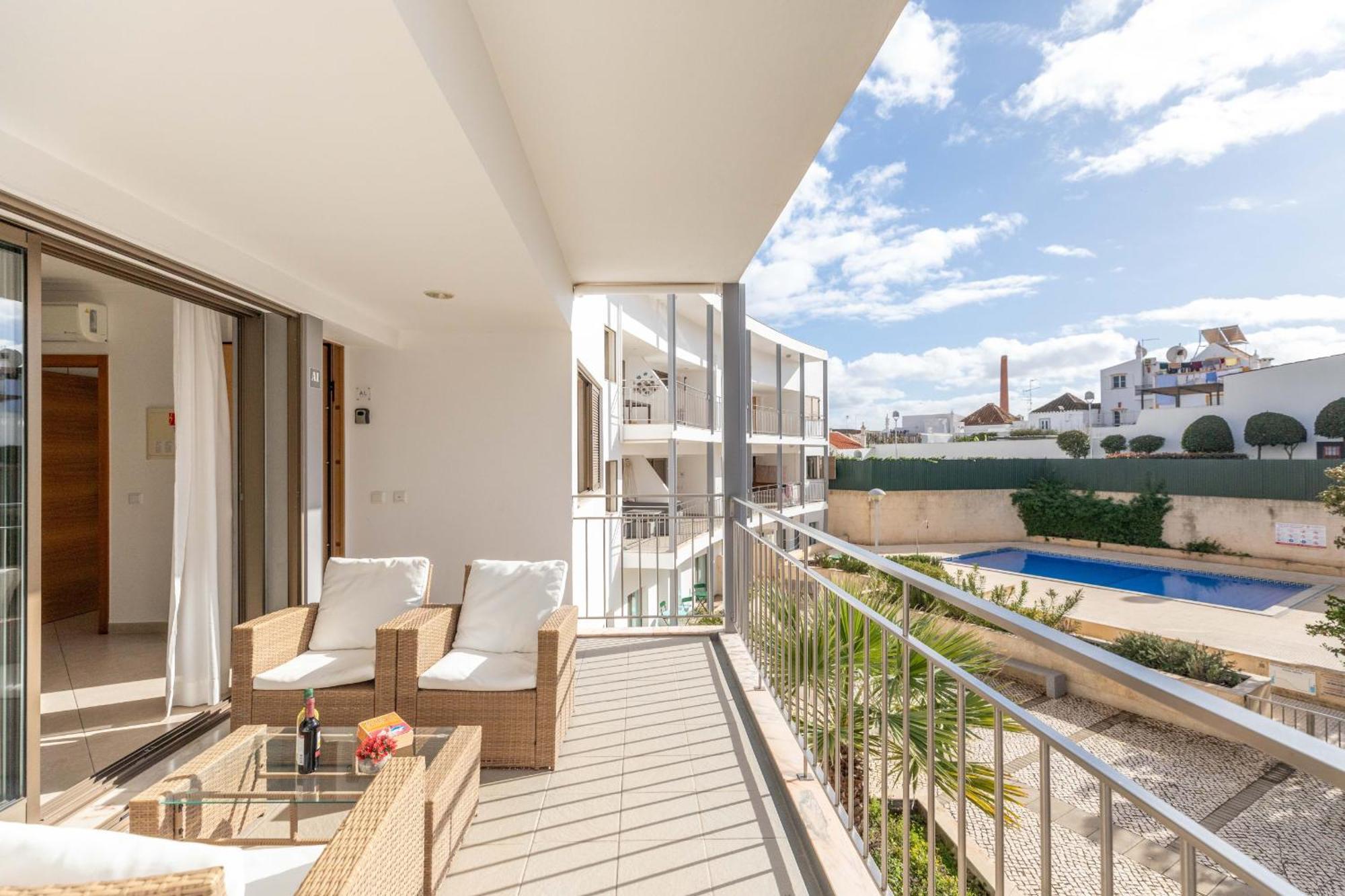 Apartment Pepita-tavira Centre, Pool & Garage *